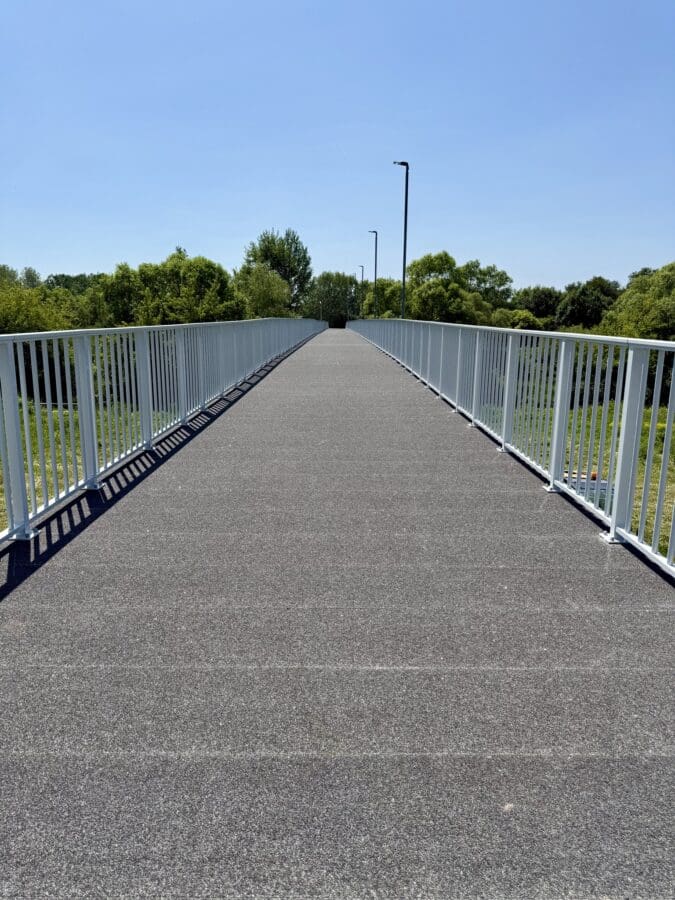 Nowe oblicze kładki nad Wisłoką. Jak wygląda po modernizacji?