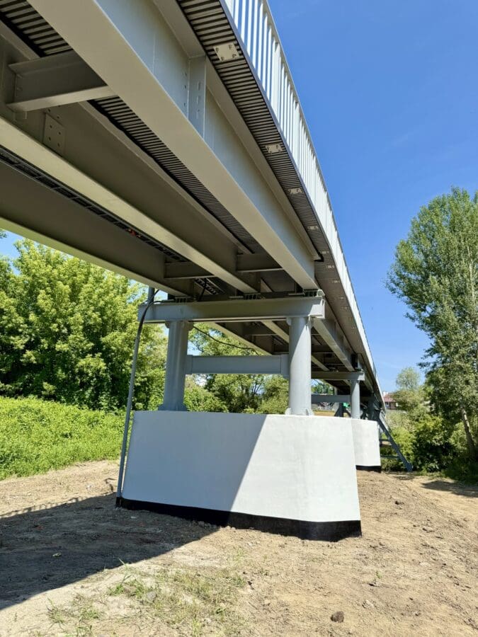 Nowe oblicze kładki nad Wisłoką. Jak wygląda po modernizacji?